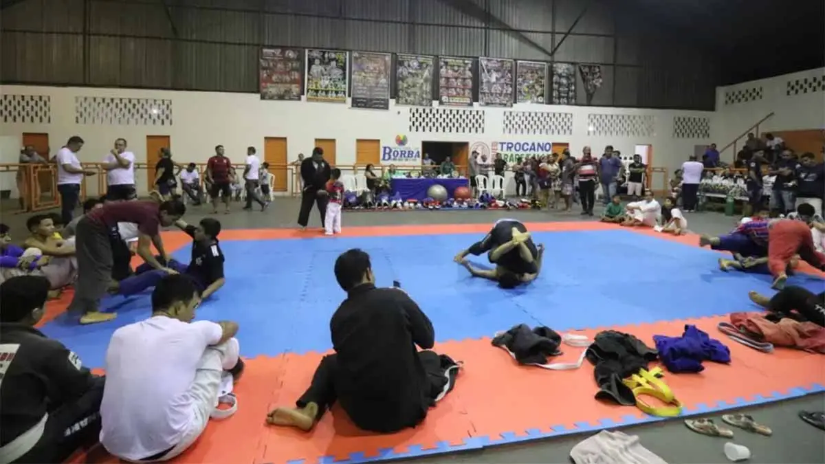 Trocano carbon offset project unveils new sports center in Borba