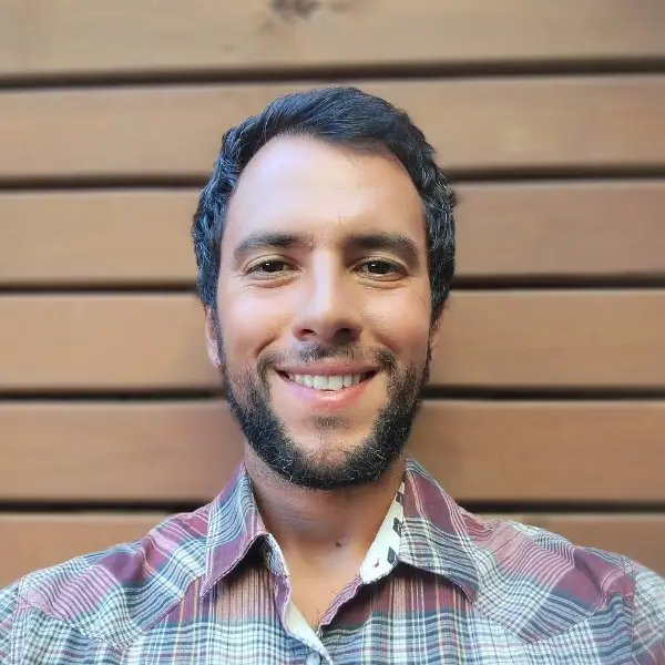 Headshot of Daniel Simao