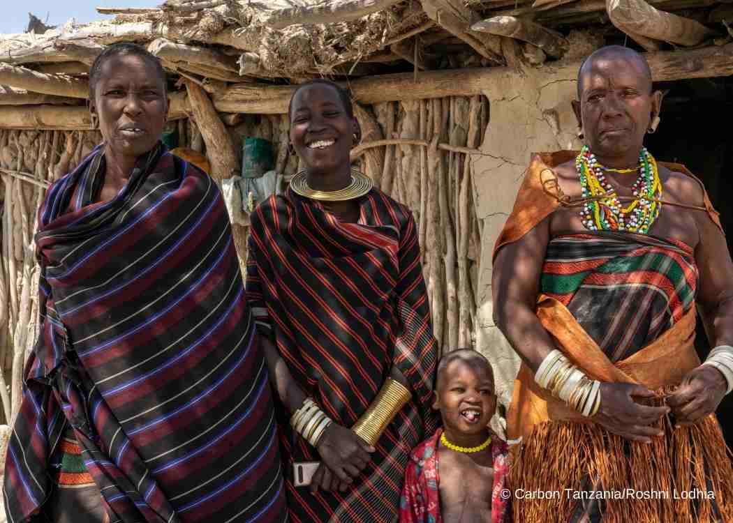 A Datooga family. The revenues from the Yaeda Eyasi carbon offset project benefit indigenous Datooga communities in Tanzania.